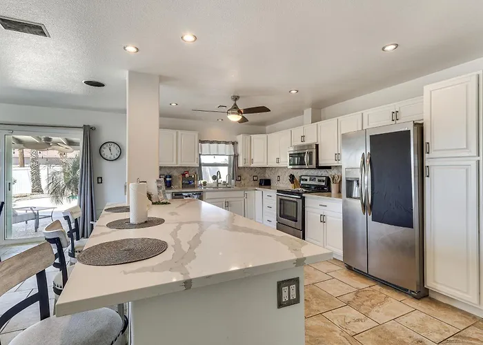 Desert Retreat Near Havasu W/ Backyard Oasis *